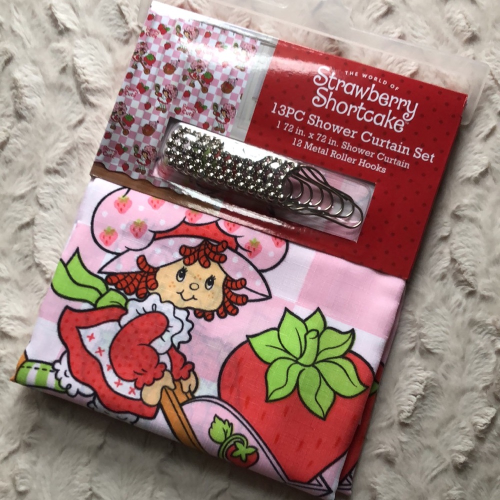 Strawberry Shortcake Pink Shower Curtain Set - Picture 8 of 8